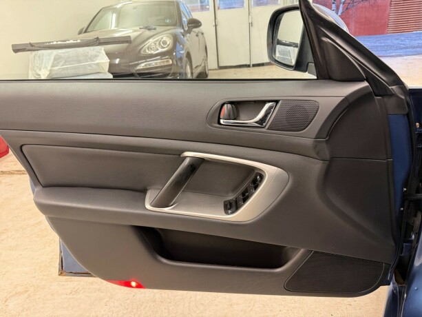 subaru-legacy-bensin-2007-big-27