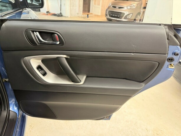 subaru-legacy-bensin-2007-big-20