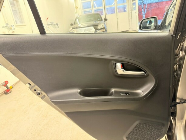 kia-picanto-bensin-2012-big-20