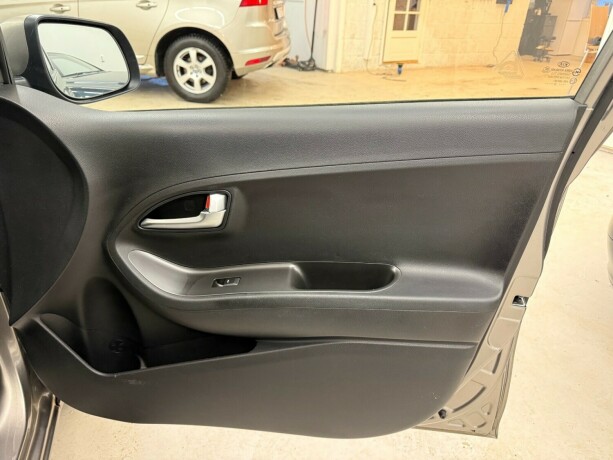 kia-picanto-bensin-2012-big-15