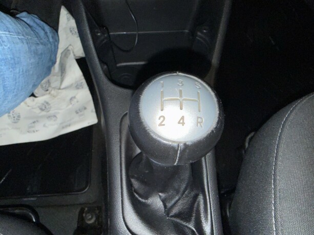 kia-picanto-bensin-2012-big-13