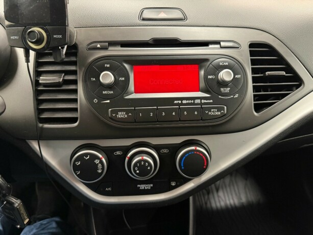 kia-picanto-bensin-2012-big-11