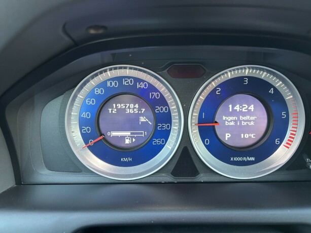 volvo-xc-60-diesel-2013-big-24