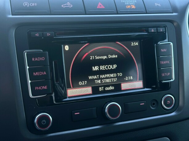 volkswagen-amarok-diesel-2015-big-15