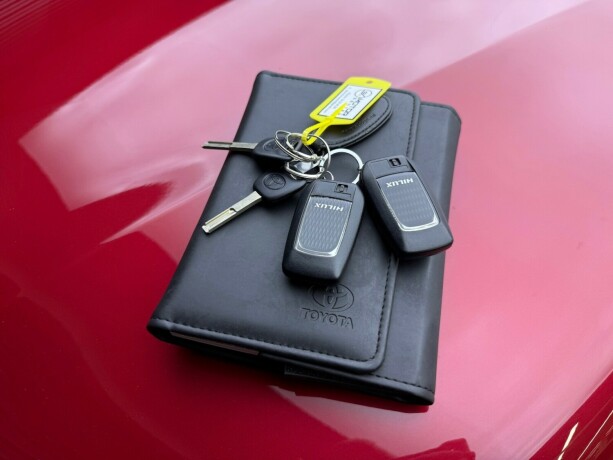 toyota-hilux-diesel-2017-big-36