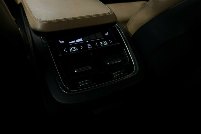 volvo-xc-90-diesel-2016-big-39