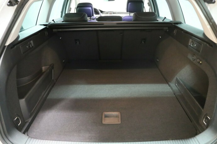 volkswagen-passat-elektrisitetbensin-2020-big-13