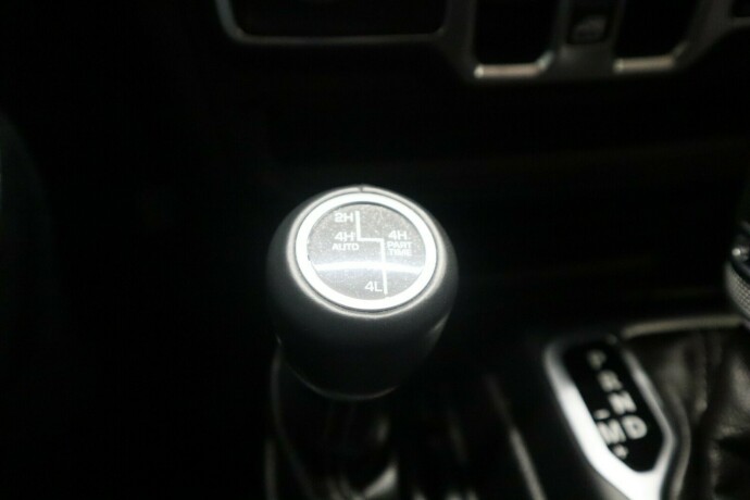 jeep-wrangler-diesel-2020-big-33