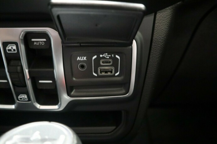 jeep-wrangler-diesel-2020-big-36