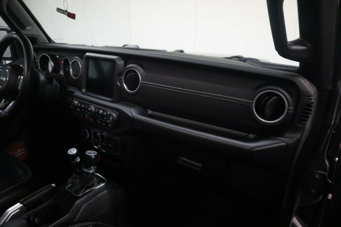 jeep-wrangler-diesel-2020-big-19