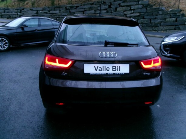 audi-a1-bensin-2013-big-4