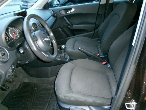 audi-a1-bensin-2013-big-9