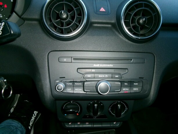 audi-a1-bensin-2013-big-13