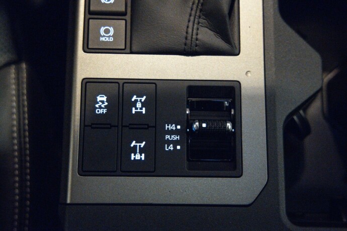 toyota-land-cruiser-diesel-2025-big-17