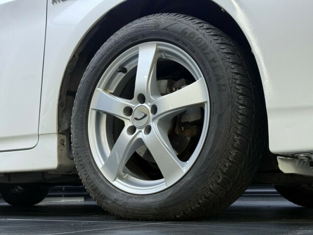 toyota-prius-elektrisitetbensin-2013-big-7