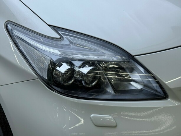 toyota-prius-elektrisitetbensin-2013-big-3