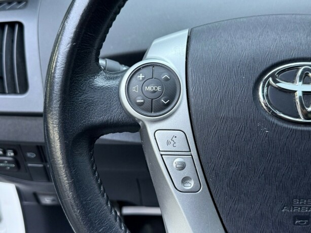 toyota-prius-elektrisitetbensin-2013-big-14