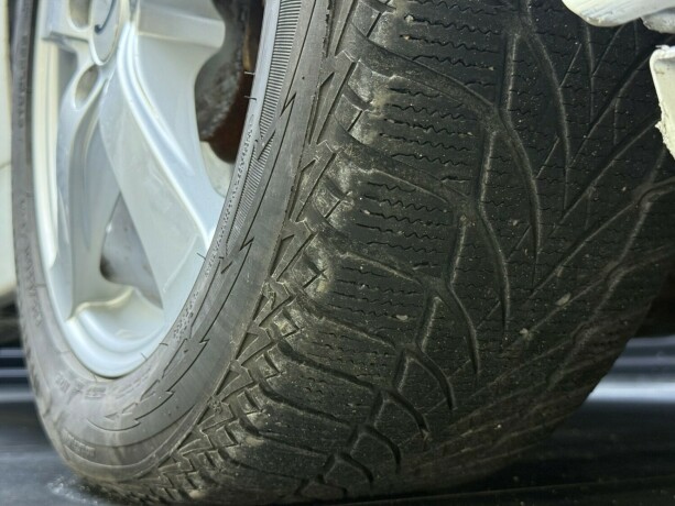 toyota-prius-elektrisitetbensin-2013-big-8