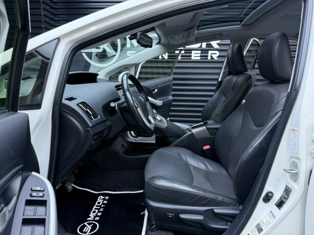 toyota-prius-elektrisitetbensin-2013-big-26