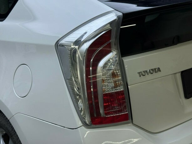 toyota-prius-elektrisitetbensin-2013-big-6