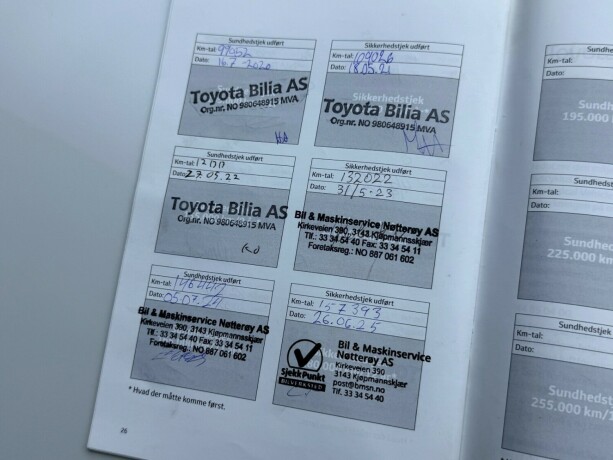 toyota-prius-elektrisitetbensin-2013-big-36