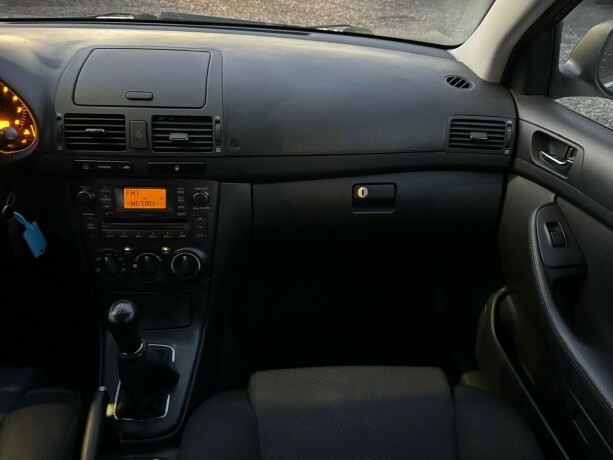 toyota-avensis-bensin-2007-big-14