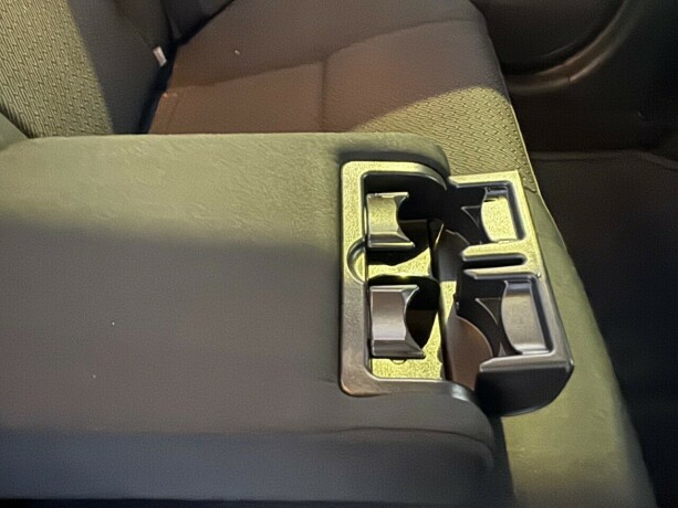 toyota-avensis-bensin-2007-big-10