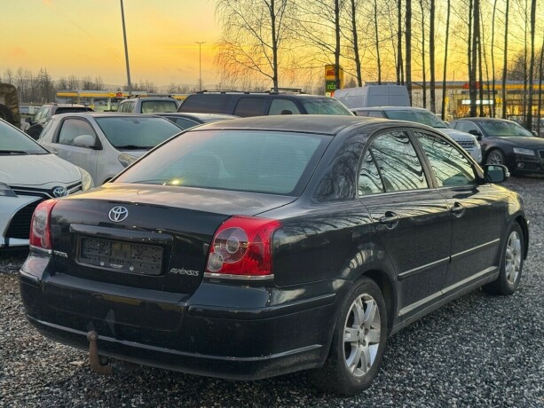toyota-avensis-bensin-2007-big-6