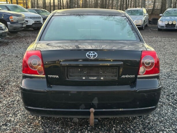 toyota-avensis-bensin-2007-big-5