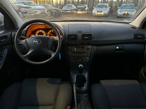 toyota-avensis-bensin-2007-big-11