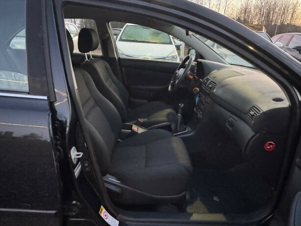 toyota-avensis-bensin-2007-big-8