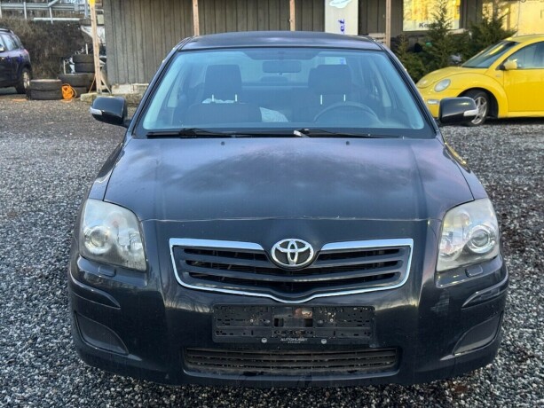 toyota-avensis-bensin-2007-big-1