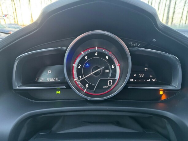 mazda-3-diesel-2014-big-15