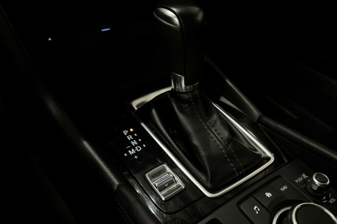 mazda-3-bensin-2018-big-28