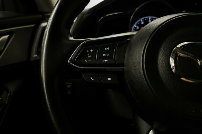 mazda-3-bensin-2018-big-17