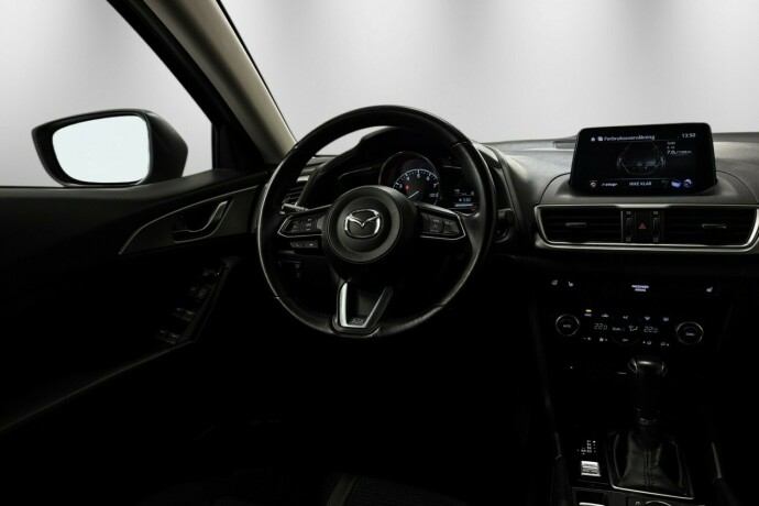 mazda-3-bensin-2018-big-15