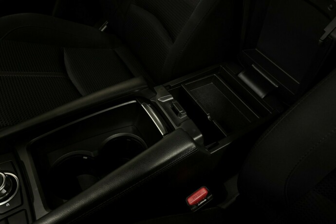 mazda-3-bensin-2018-big-32