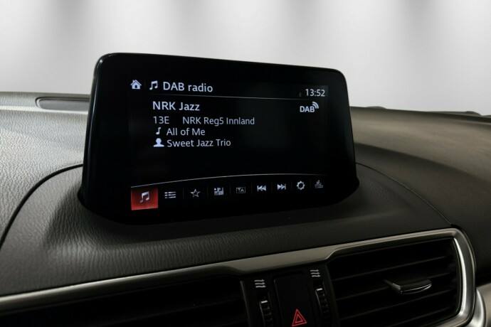 mazda-3-bensin-2018-big-23