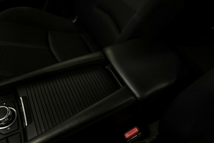 mazda-3-bensin-2018-big-31