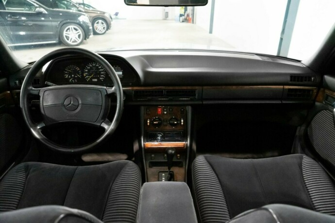 mercedes-benz-s-klasse-bensin-1985-big-12