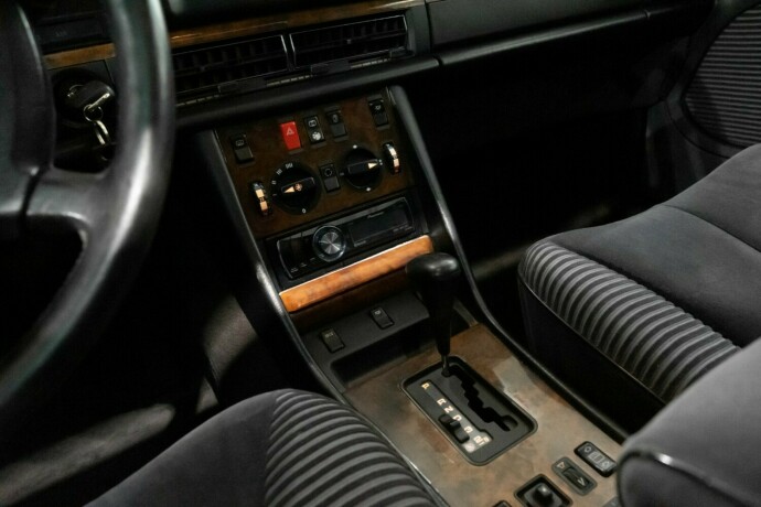 mercedes-benz-s-klasse-bensin-1985-big-14