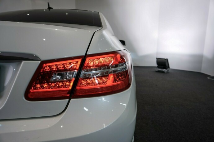 mercedes-benz-e-klasse-diesel-2011-big-19