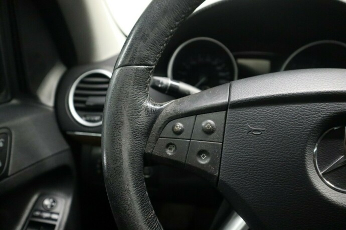 mercedes-benz-gl-diesel-2008-big-19