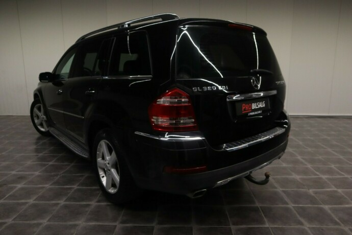 mercedes-benz-gl-diesel-2008-big-2