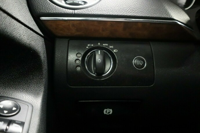 mercedes-benz-gl-diesel-2008-big-17