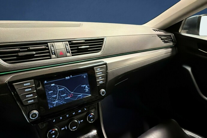 skoda-superb-diesel-2016-big-17