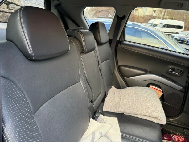 mitsubishi-outlander-diesel-2012-big-7