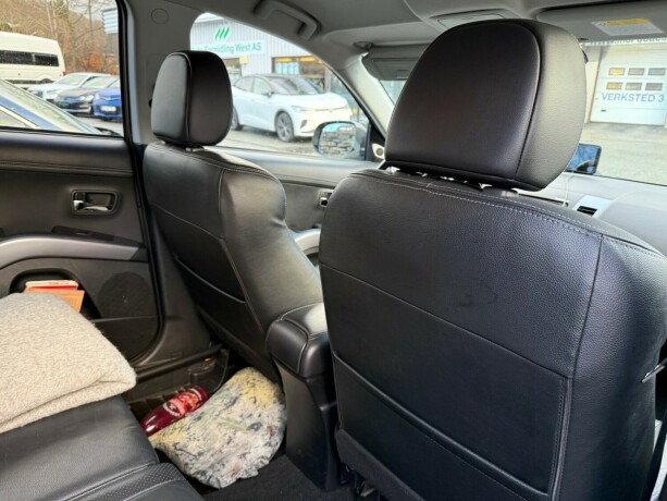 mitsubishi-outlander-diesel-2012-big-8