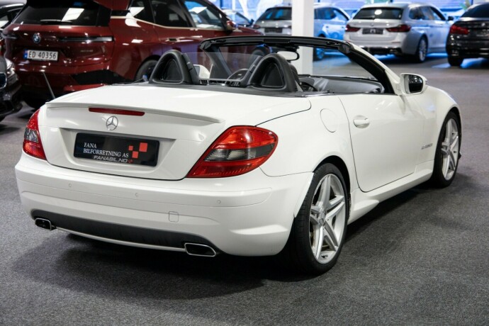 mercedes-benz-slk-bensin-2008-big-2