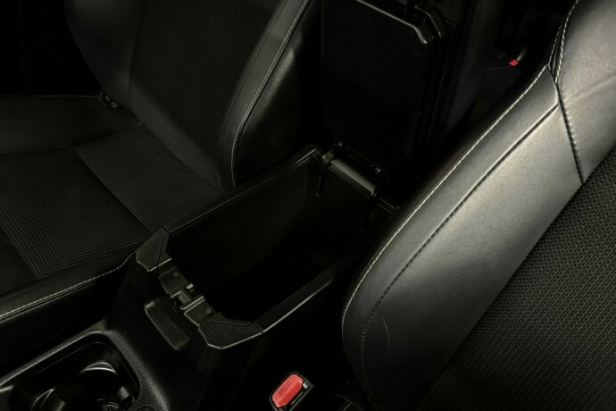 toyota-rav4-elektrisitetbensin-2018-big-29